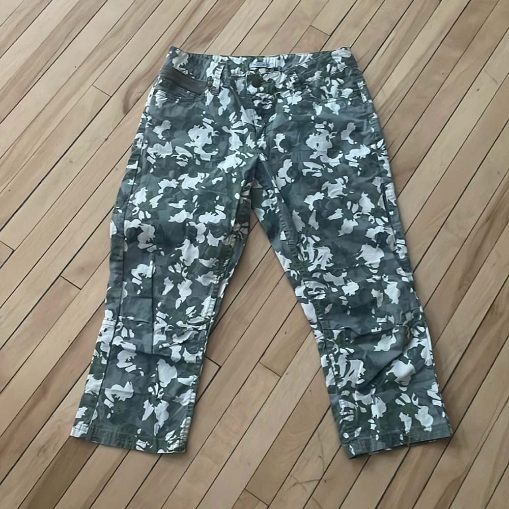 Toad & Co Women Petrograph green camouflage floral Size 2. Organic.EUC